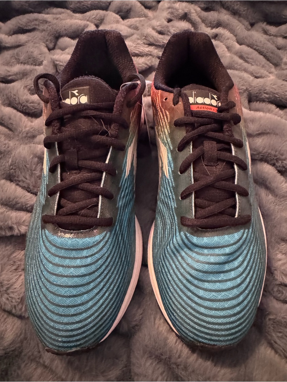 Diadora Teal-to-Blue Gradient Tennis Sneakers - Mens Size 10